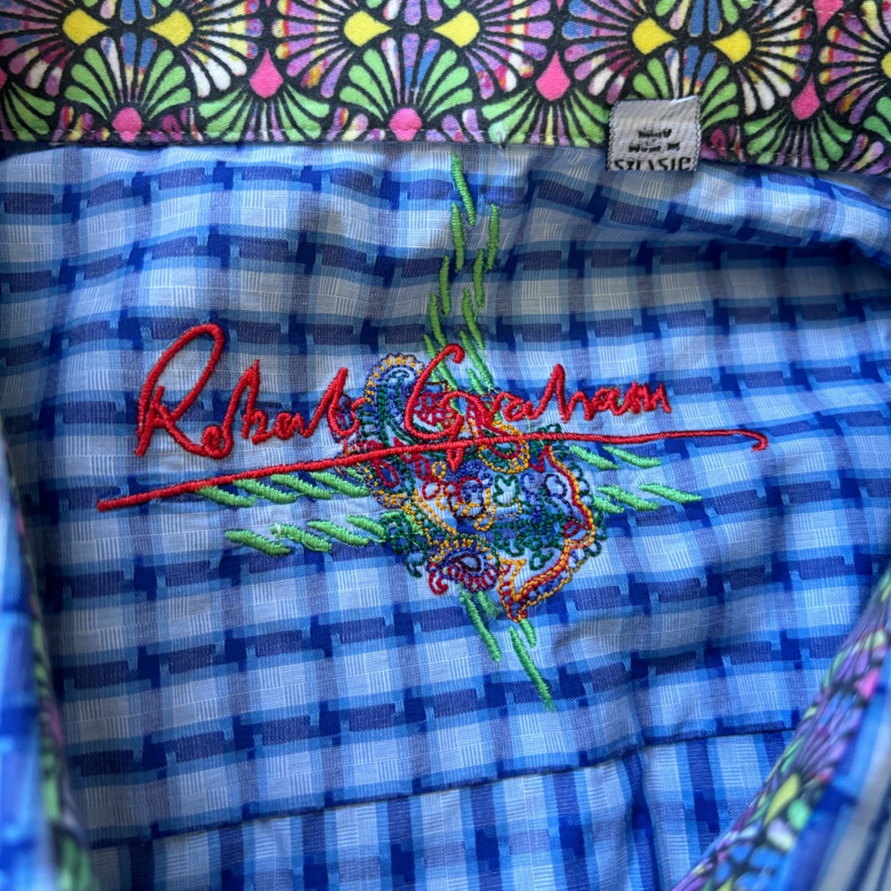 Robert Graham Button Down. - Picture 2 of 4